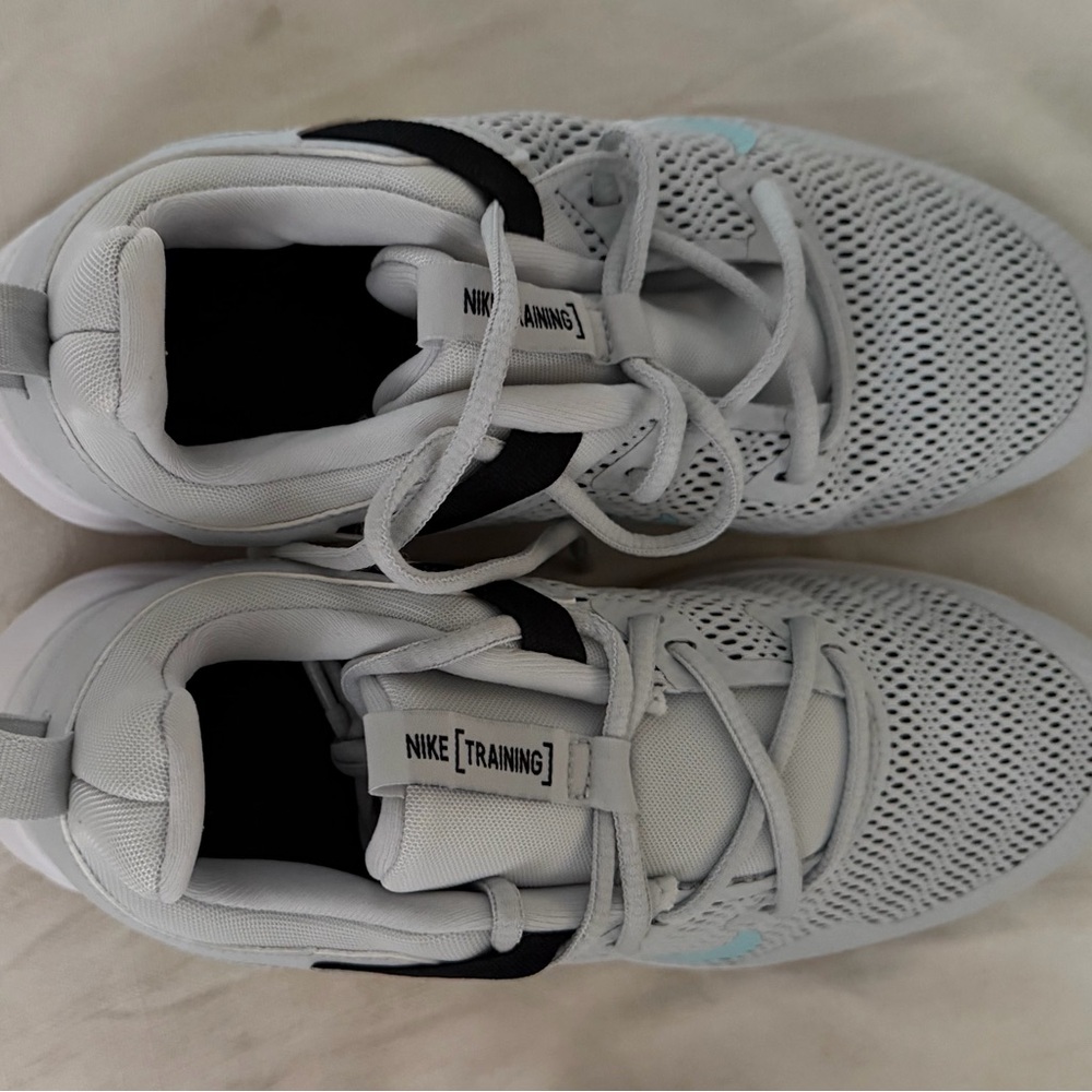 Nike Legend Essential Training Sneakers - Light Gray and Black